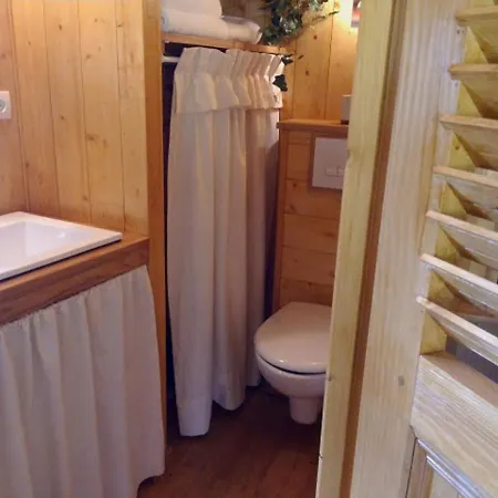 La De Cecile-la Hutte