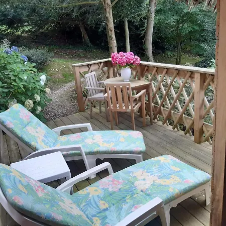 Nocleg ze śniadaniem La De Cecile-la Hutte 3*