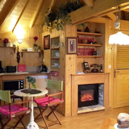 La De Cecile-la Hutte Couette-café 3*
