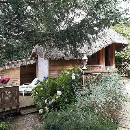 Bed & Breakfast La De Cecile-la Hutte 3*