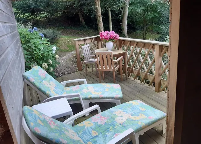 住宿加早餐酒店 La De Cecile-la Hutte 3*